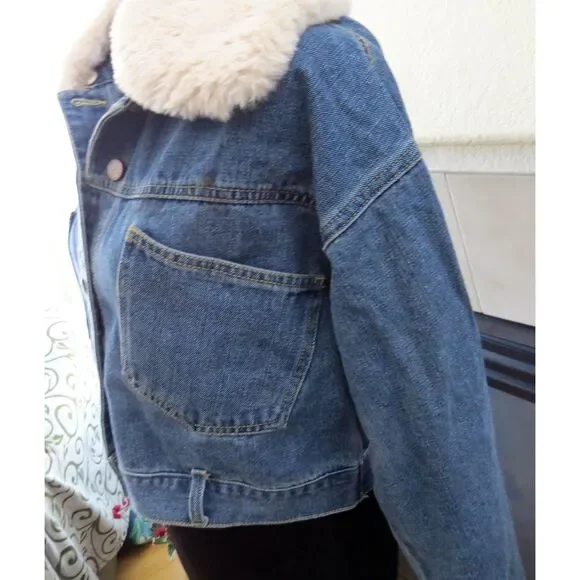 Highway Women's Cropped Denim Trucker Jacket Faux Fur Collar M EUC - Picture 4 of 14